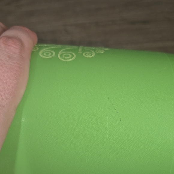 Vintage Green Tupperware Servalier Container with Lid 811 and 812 - Picture 7 of 10